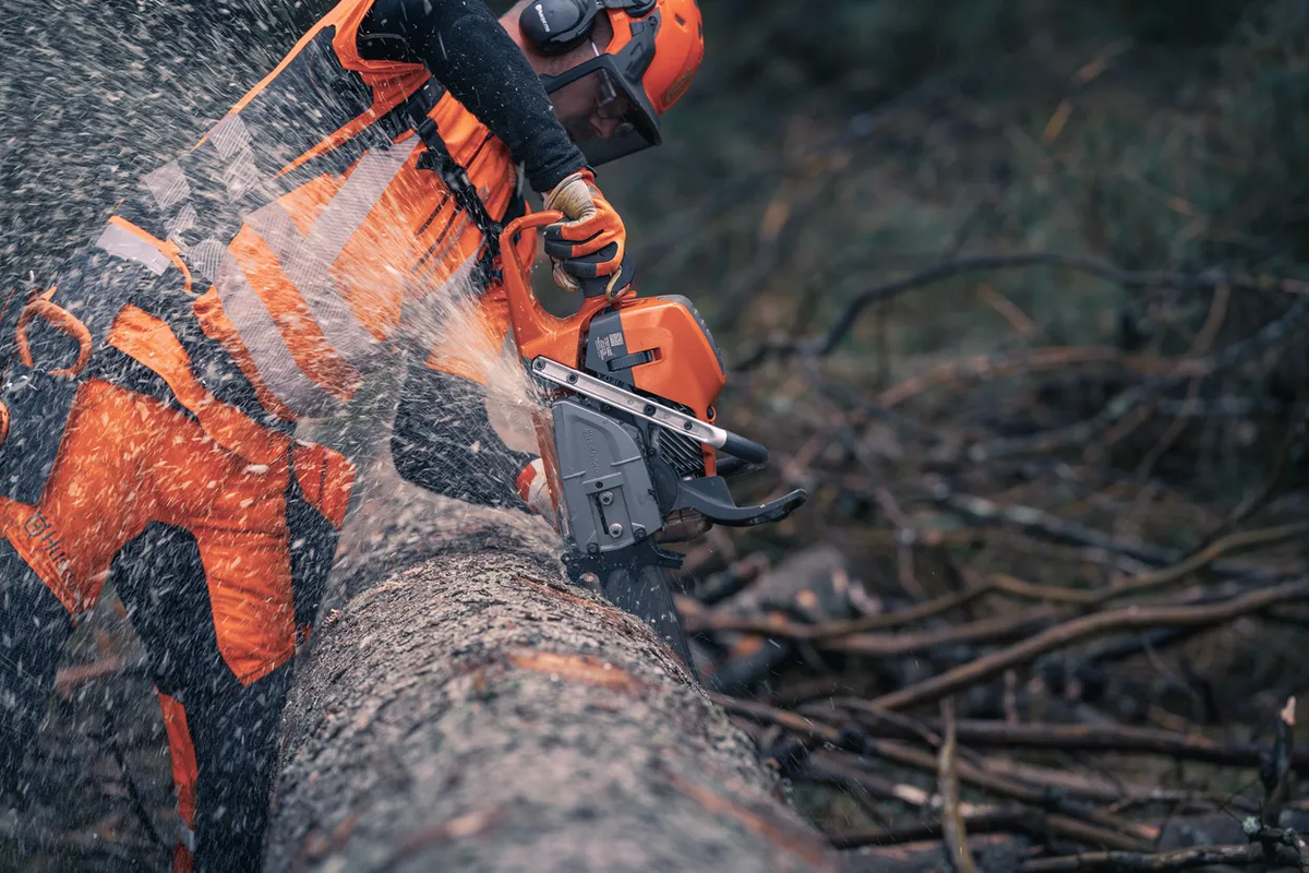 Husqvarna 592XP (93cc) Chainsaws