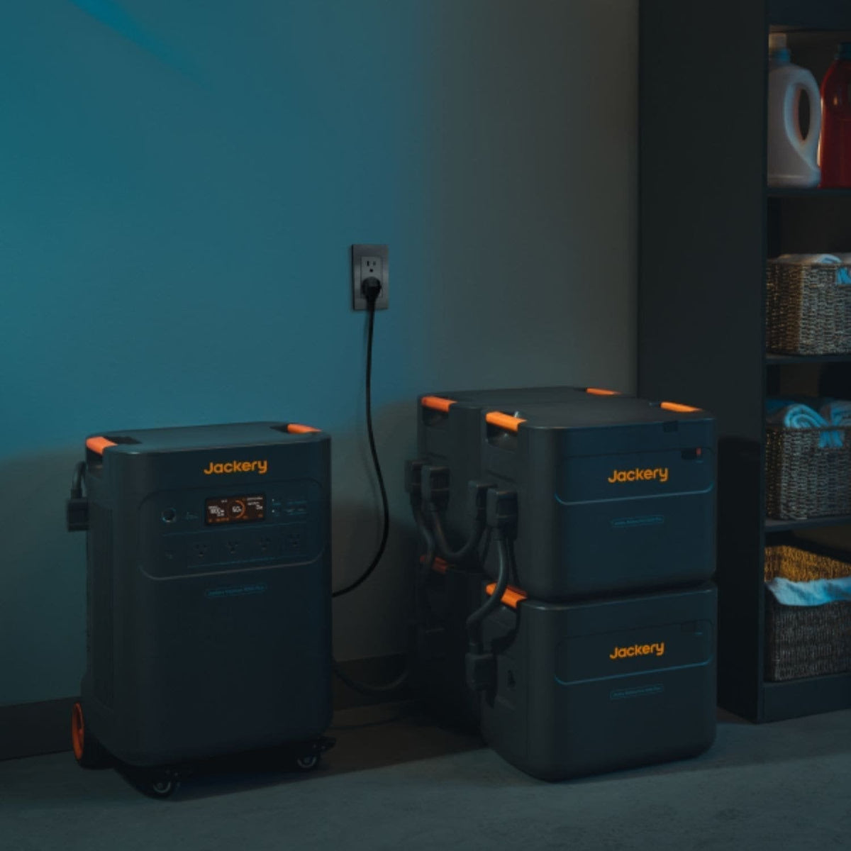 Jackery Explorer 5000 Plus Whole-Home Backup | 5040Wh | 7200W | 4000W Solar Input