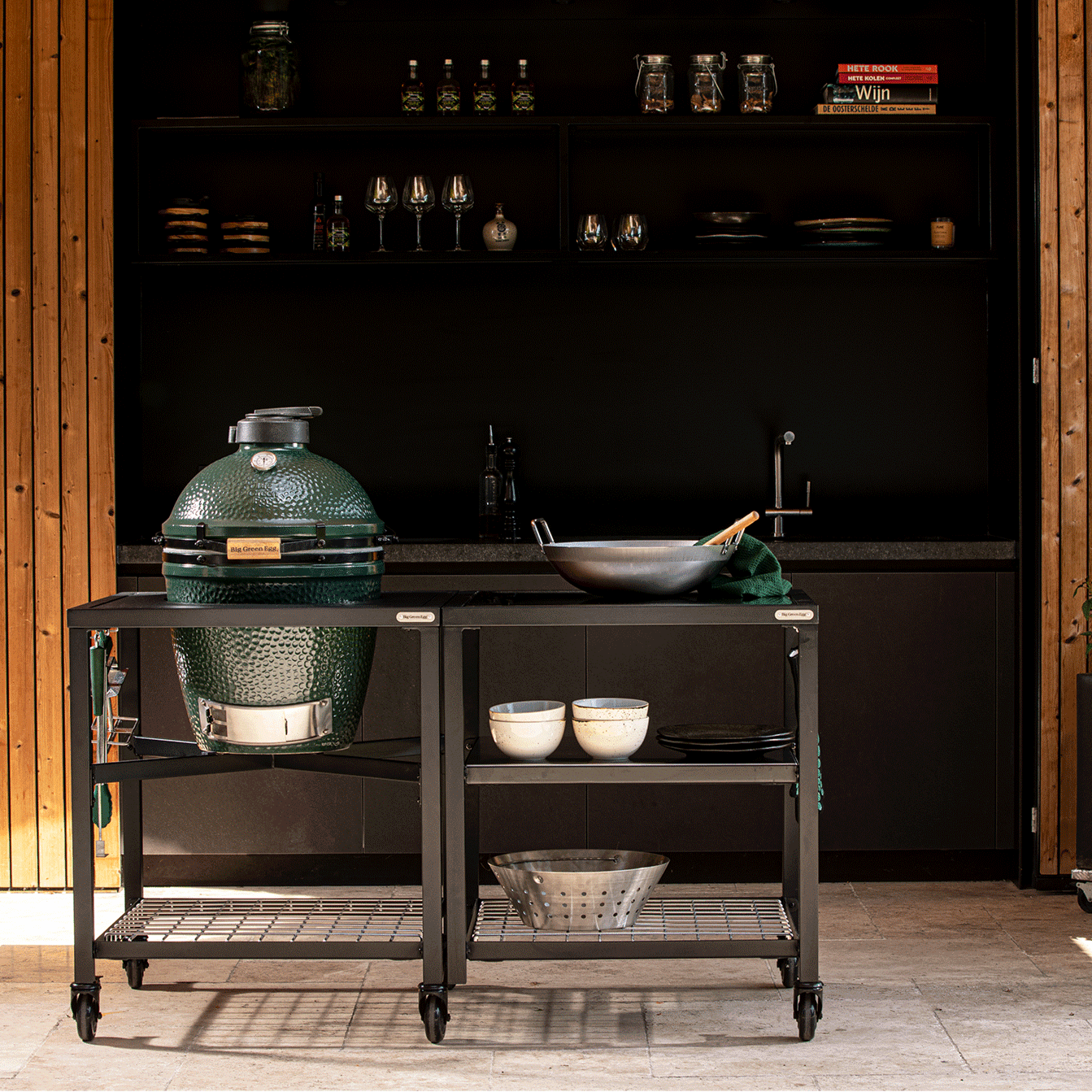 Big Green Egg Medium Ceramic Charcoal Grill